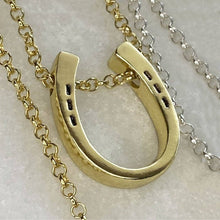 Load image into Gallery viewer, Classique Horseshoe & Chain Necklace Gold