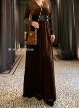 Load image into Gallery viewer, Italian Premium Suede Bee SmallBox Crossbody Bag