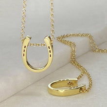 Load image into Gallery viewer, Classique Horseshoe & Chain Necklace Gold