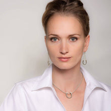 Load image into Gallery viewer, Classique Horseshoe & Chain Necklace Gold