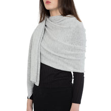 Load image into Gallery viewer, Benny - Classic cashmere blend wrap