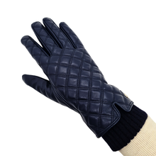 Load image into Gallery viewer, Club Rochelier Ladies Quilted Glove With Cuff
