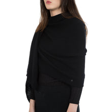 Load image into Gallery viewer, Benny - Classic cashmere blend wrap
