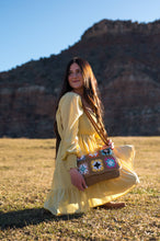 Load image into Gallery viewer, Flower Crochet Shoulder Bag
